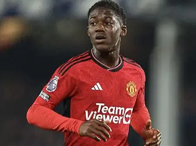 梅努：从冷板凳到核心，卡里克助力其强势崛起