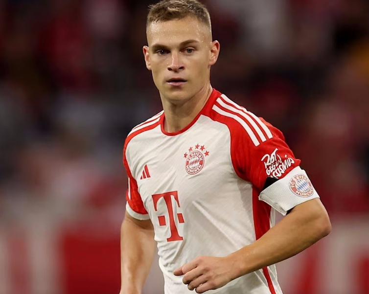 基米希或于欧冠赛场重归右后卫角色