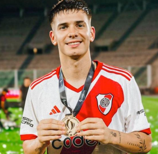 马斯坦托诺：从河床到皇马，逐梦世界杯的征程