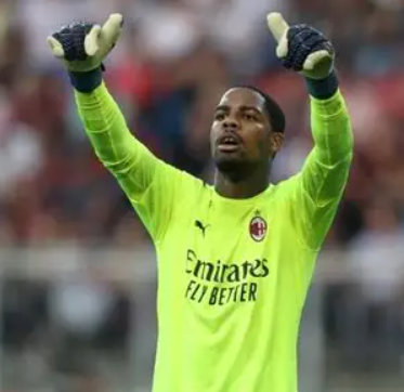 维维亚诺谈门将格局：迈尼昂居前列，众将各具风采